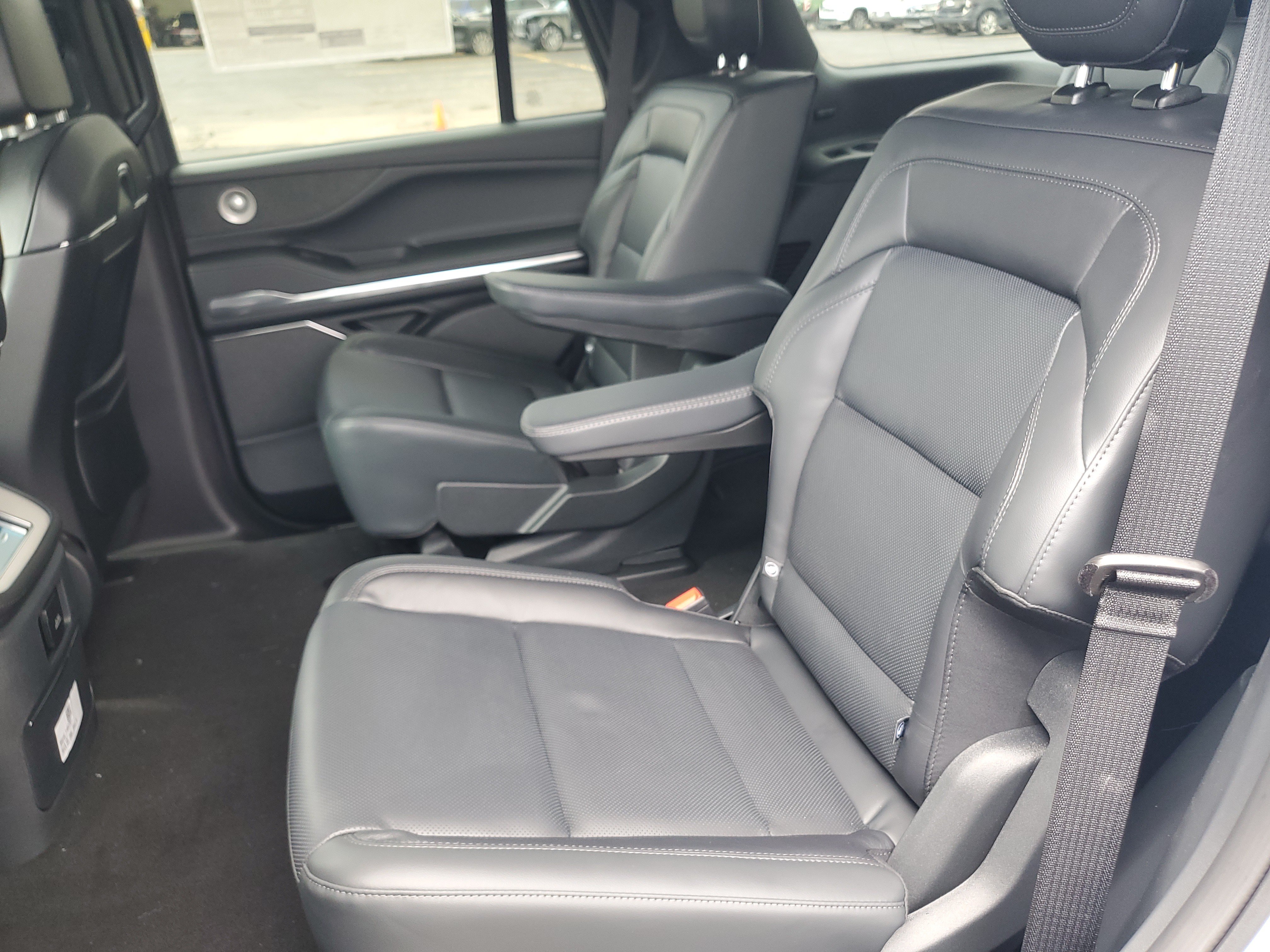 New 2026 Lincoln Navigator Reserve w/ Jet Appearance Package AWD/4WD image 30