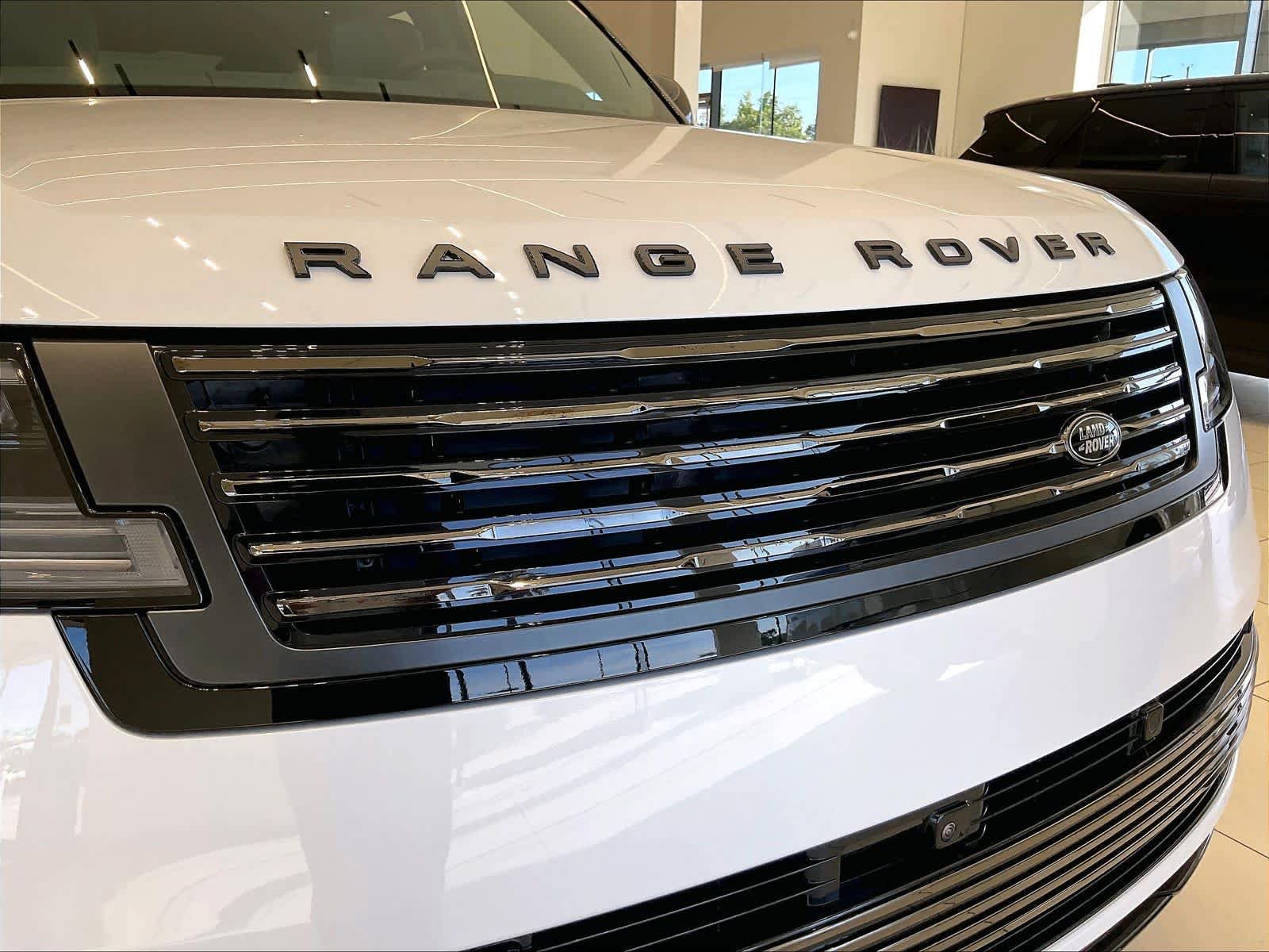 New 2026 Land Rover Range Rover SV AWD/4WD image 32