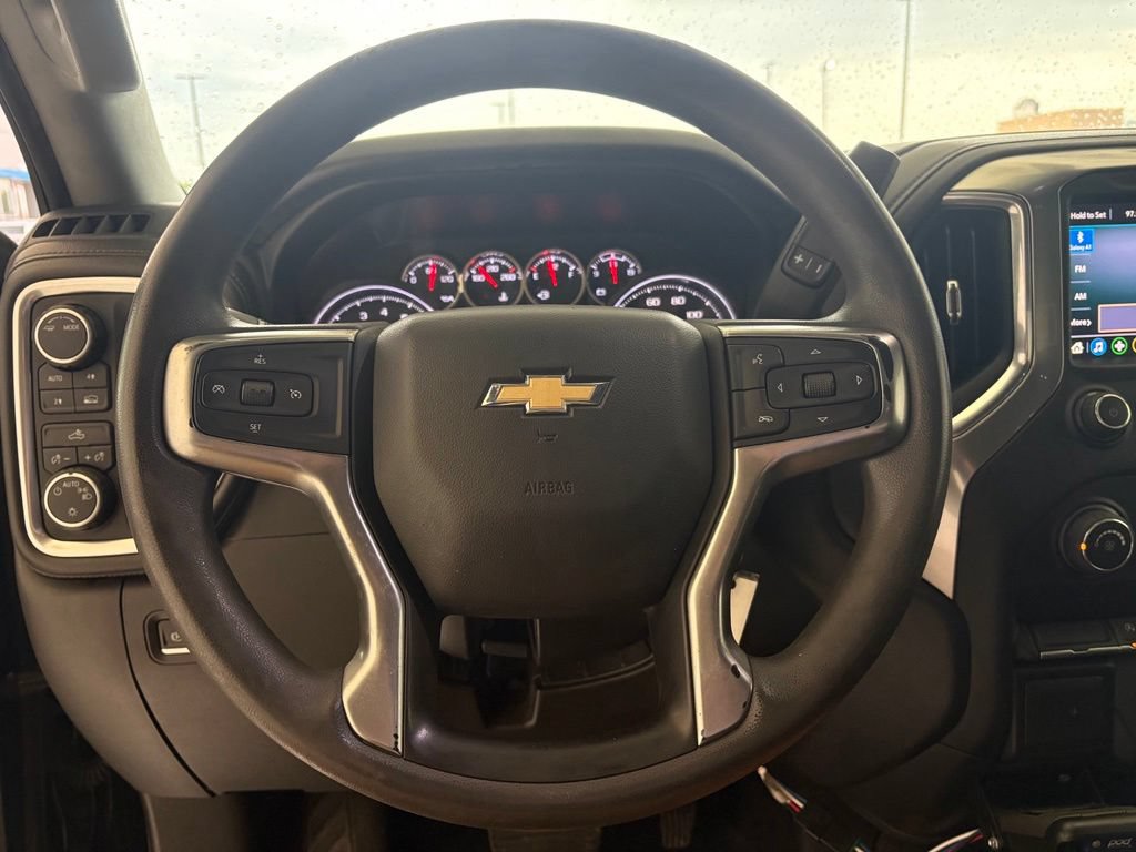 Used 2020 Chevrolet Silverado 1500 LT w/ Trailering Package AWD/4WD image 3