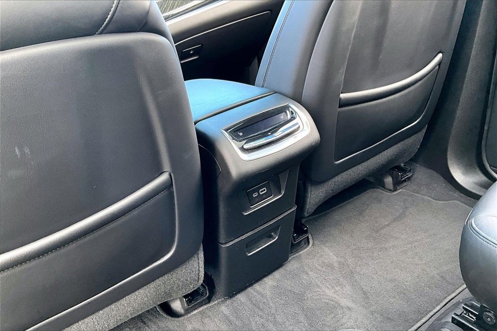 Used 2022 Cadillac XT6 Premium Luxury w/ Technology Package image 25