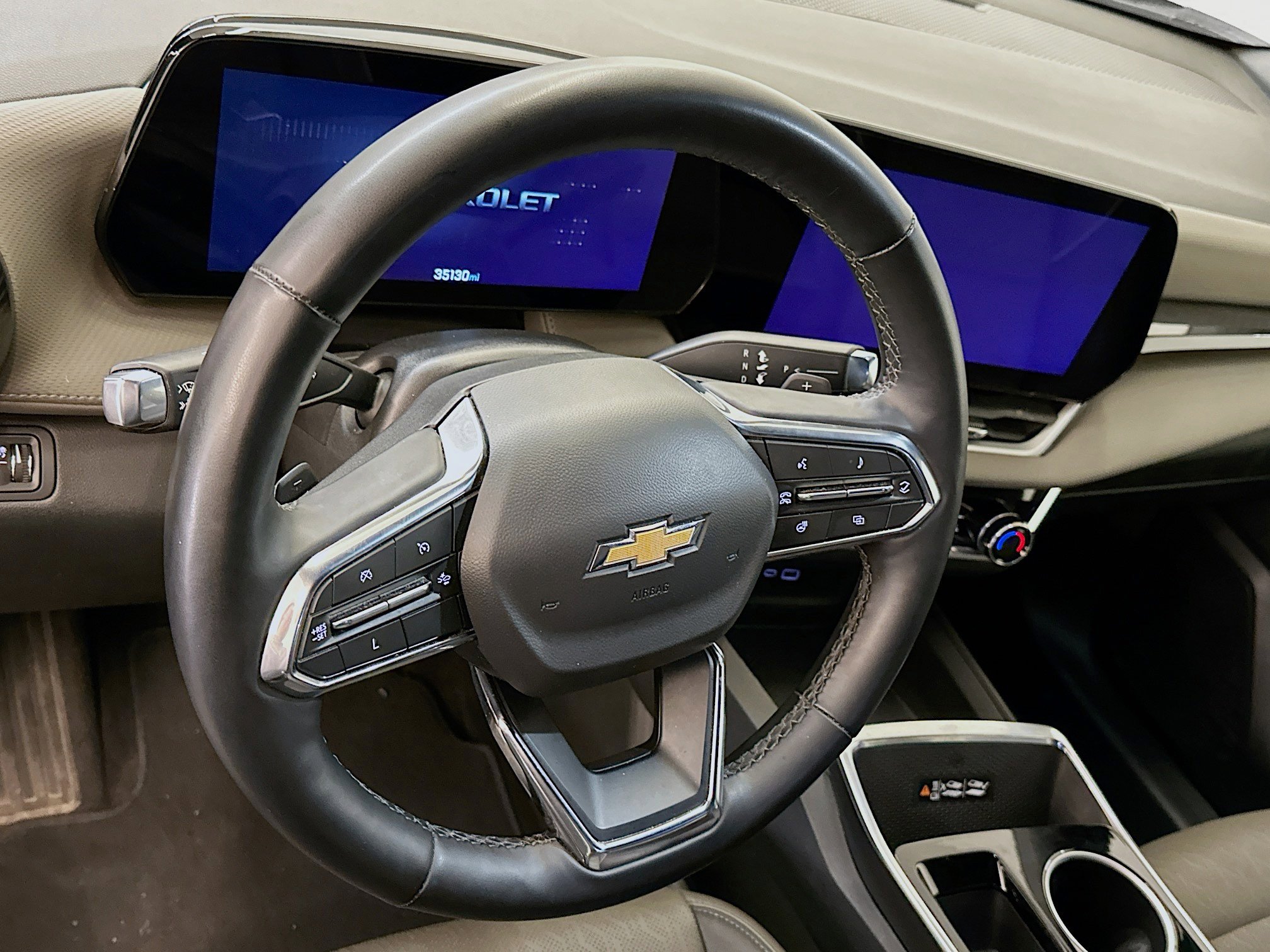 Used 2025 Chevrolet Equinox LT w/ Convenience Package II image 18