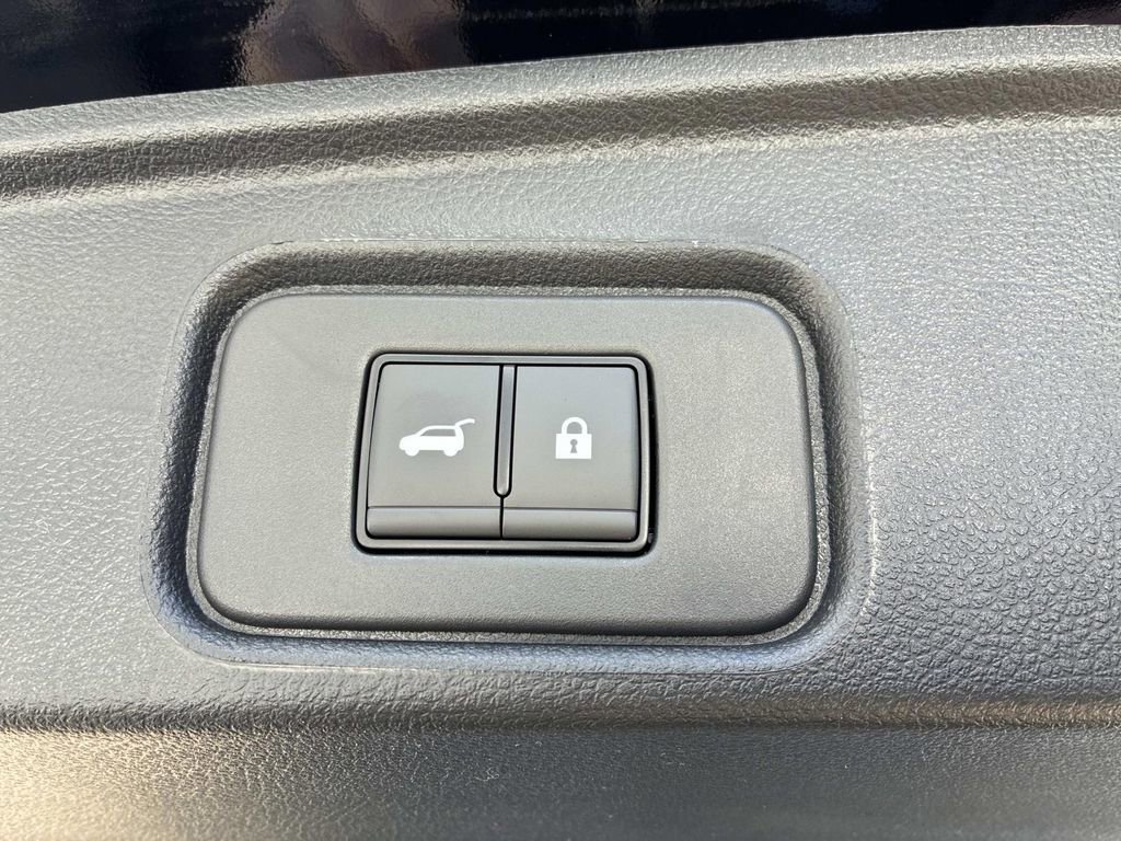 New 2026 Nissan Pathfinder SV image 6