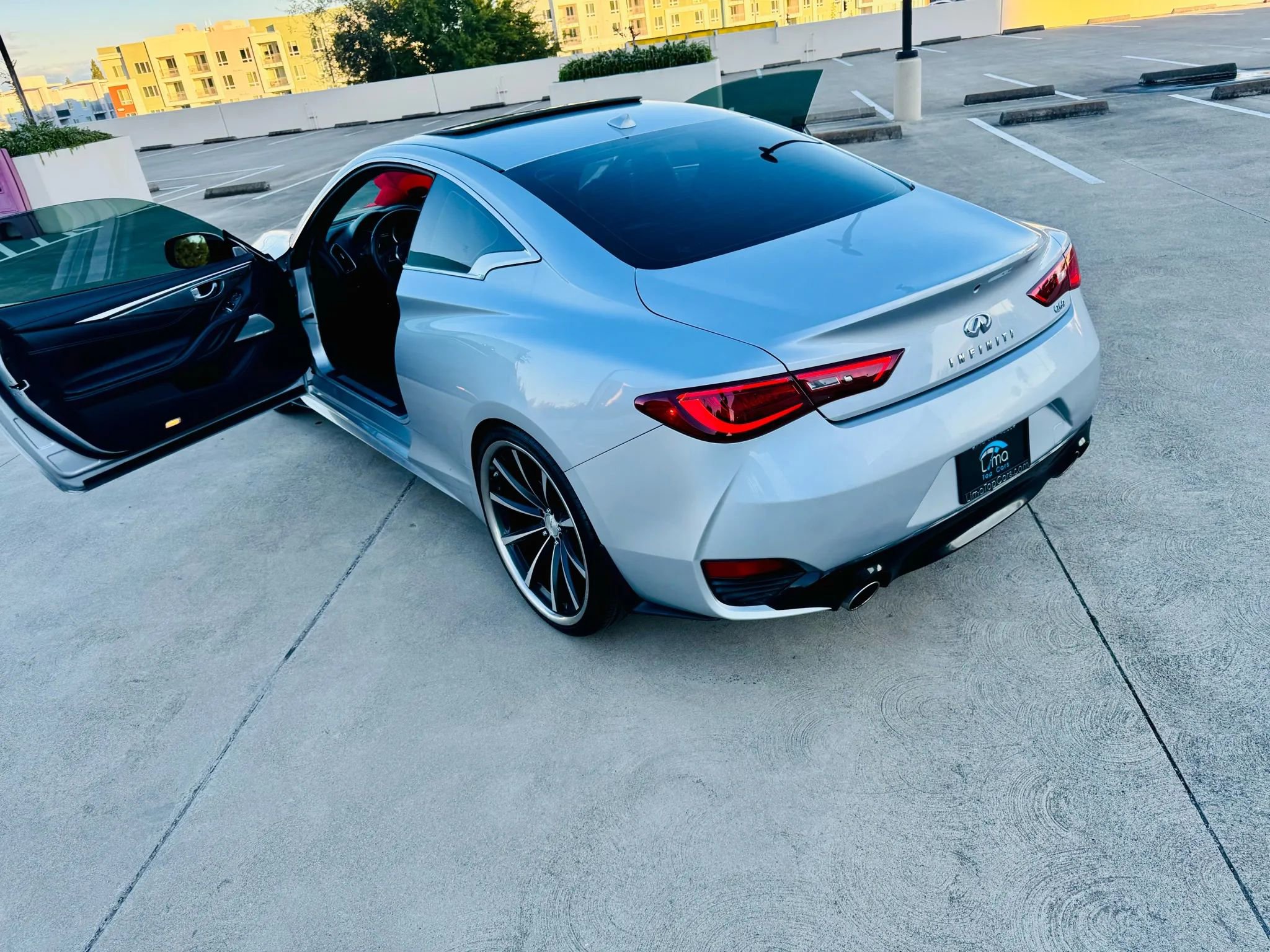 Used 2017 INFINITI Q60 3.0t w/ Premium Plus Package 3.0T image 40