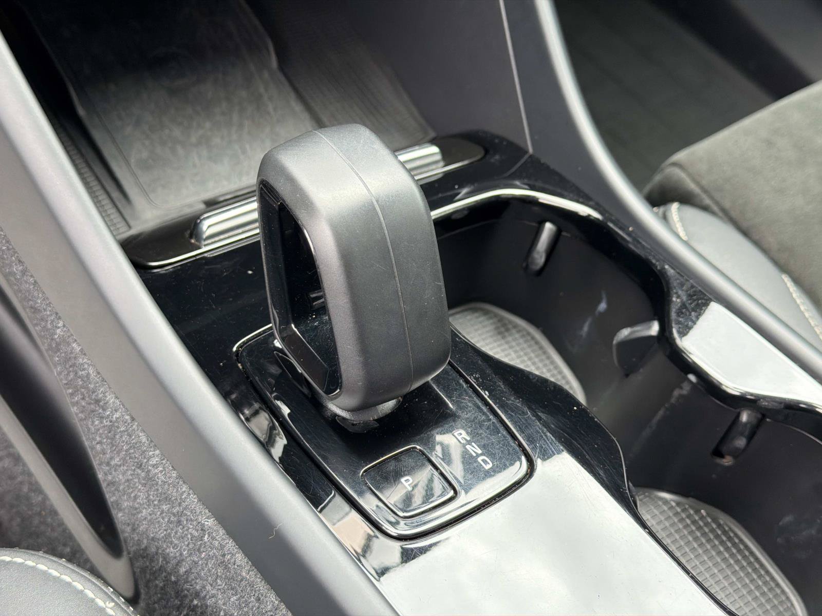 Certified 2023 Volvo C40 P8 Recharge Plus w/ Protection Package Premier AWD/4WD image 14