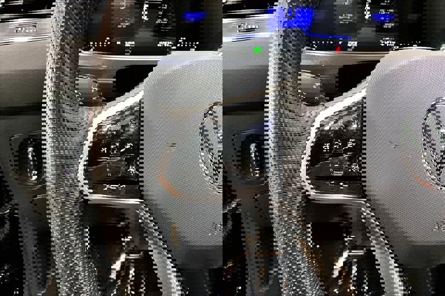 Used 2024 Volkswagen Tiguan SE R-Line image 21