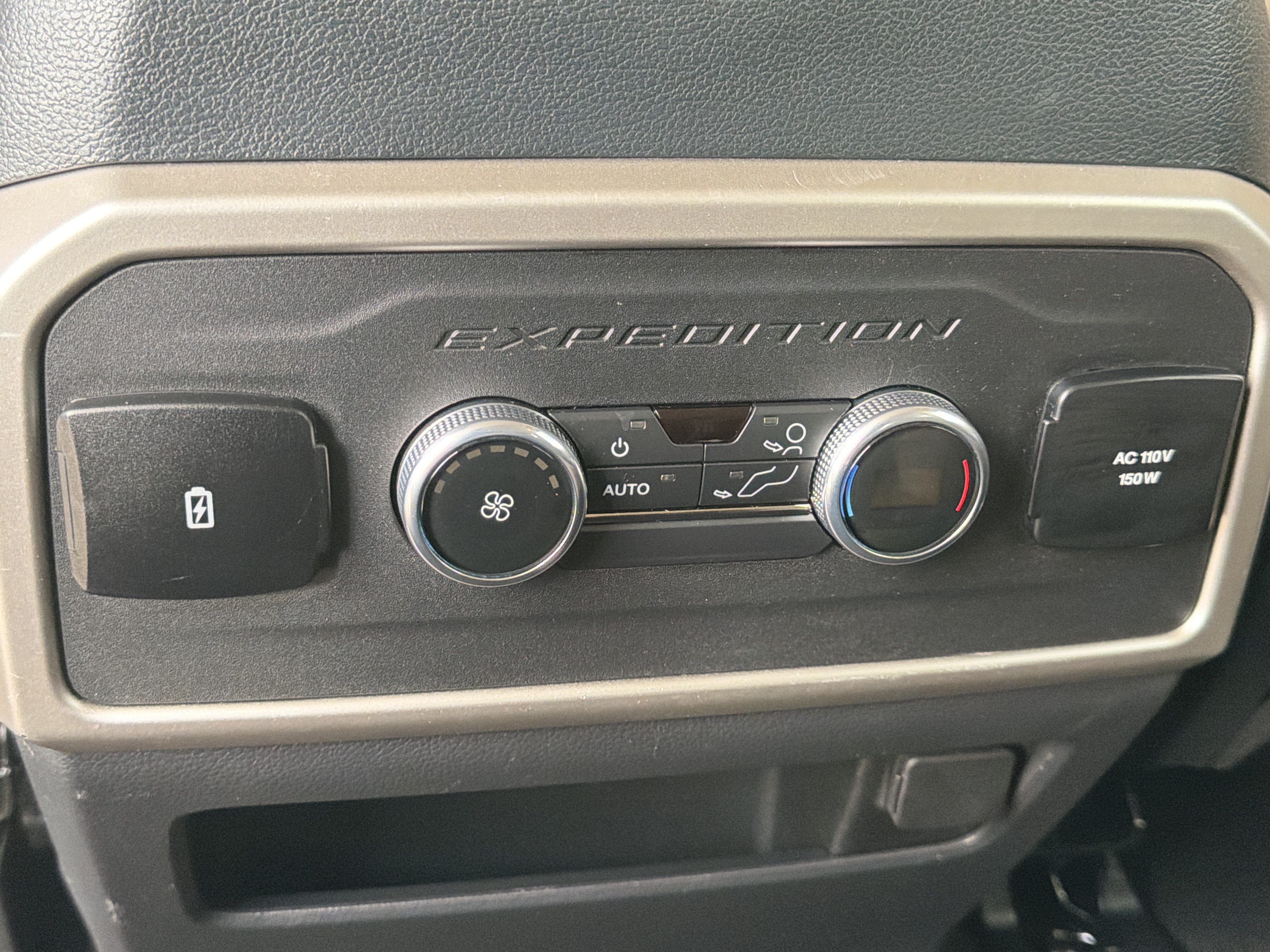 Used 2022 Ford Expedition XLT AWD/4WD image 28