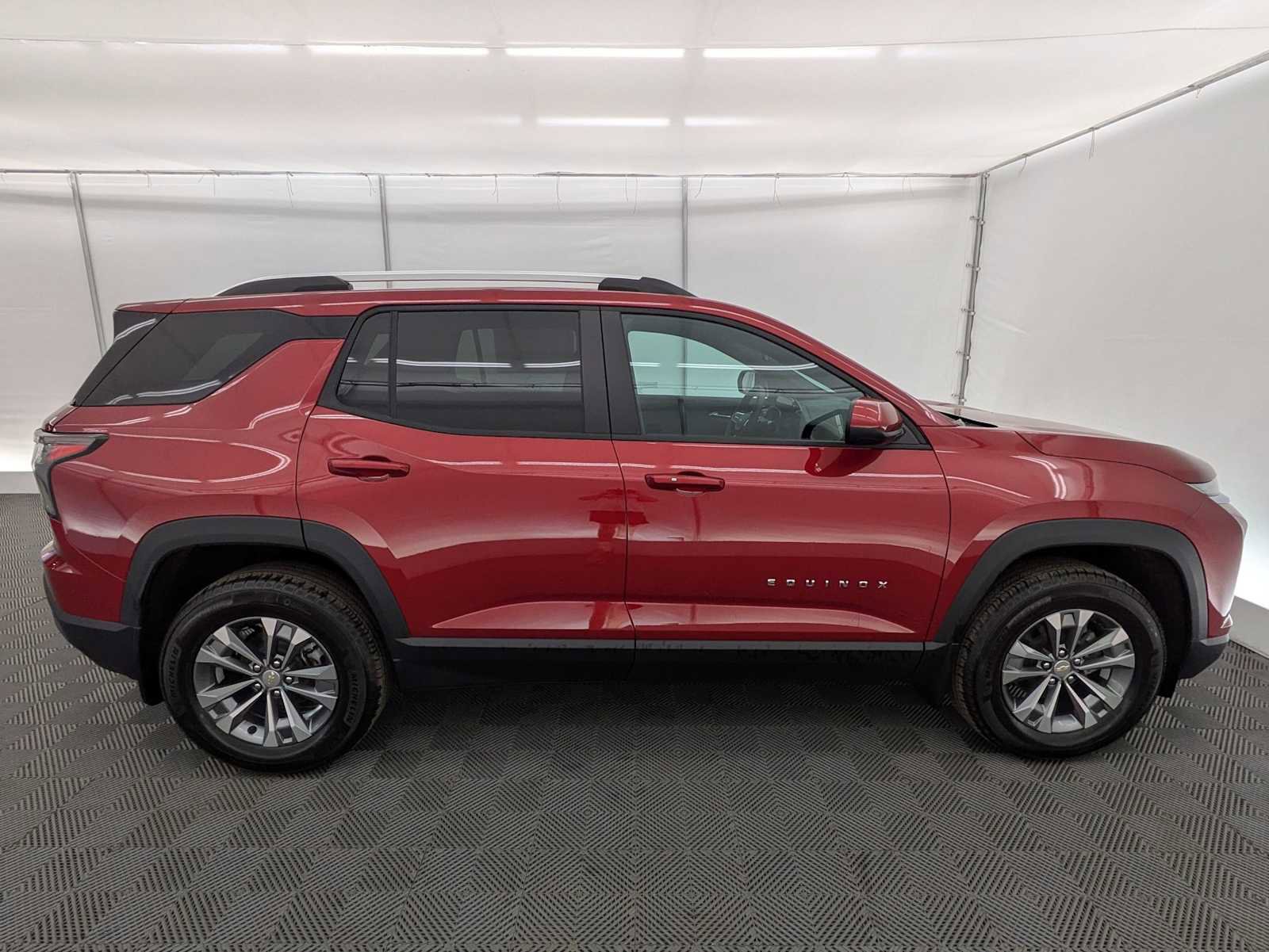 New 2026 Chevrolet Equinox LT w/ Convenience Package II AWD/4WD image 7