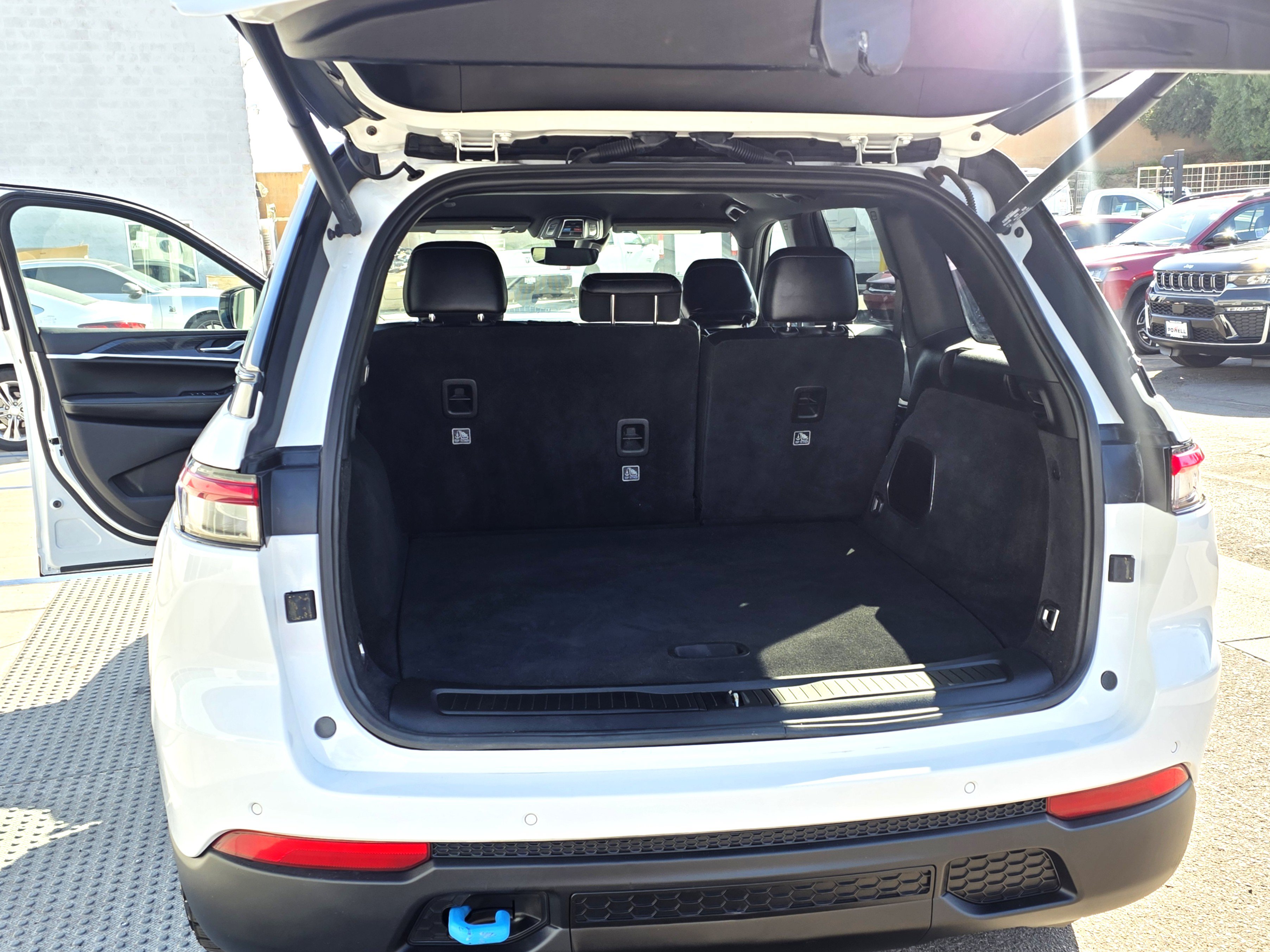 Certified 2022 Jeep Grand Cherokee Trailhawk AWD/4WD image 18