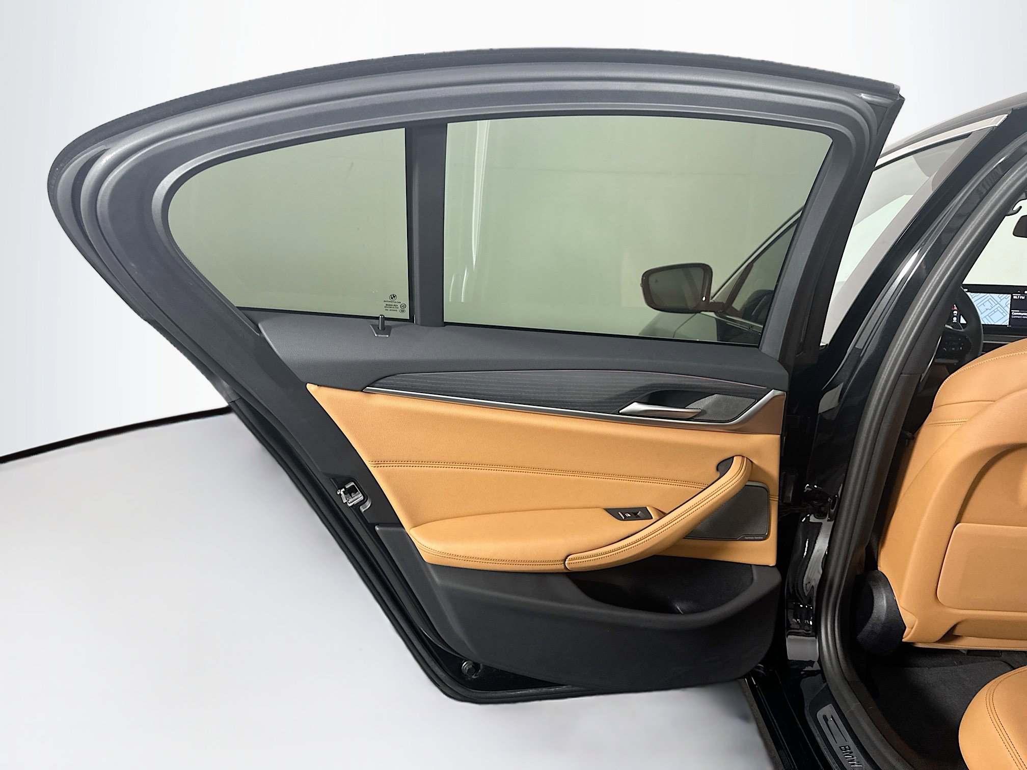 Used 2023 BMW 530i w/ Premium Package RWD image 28