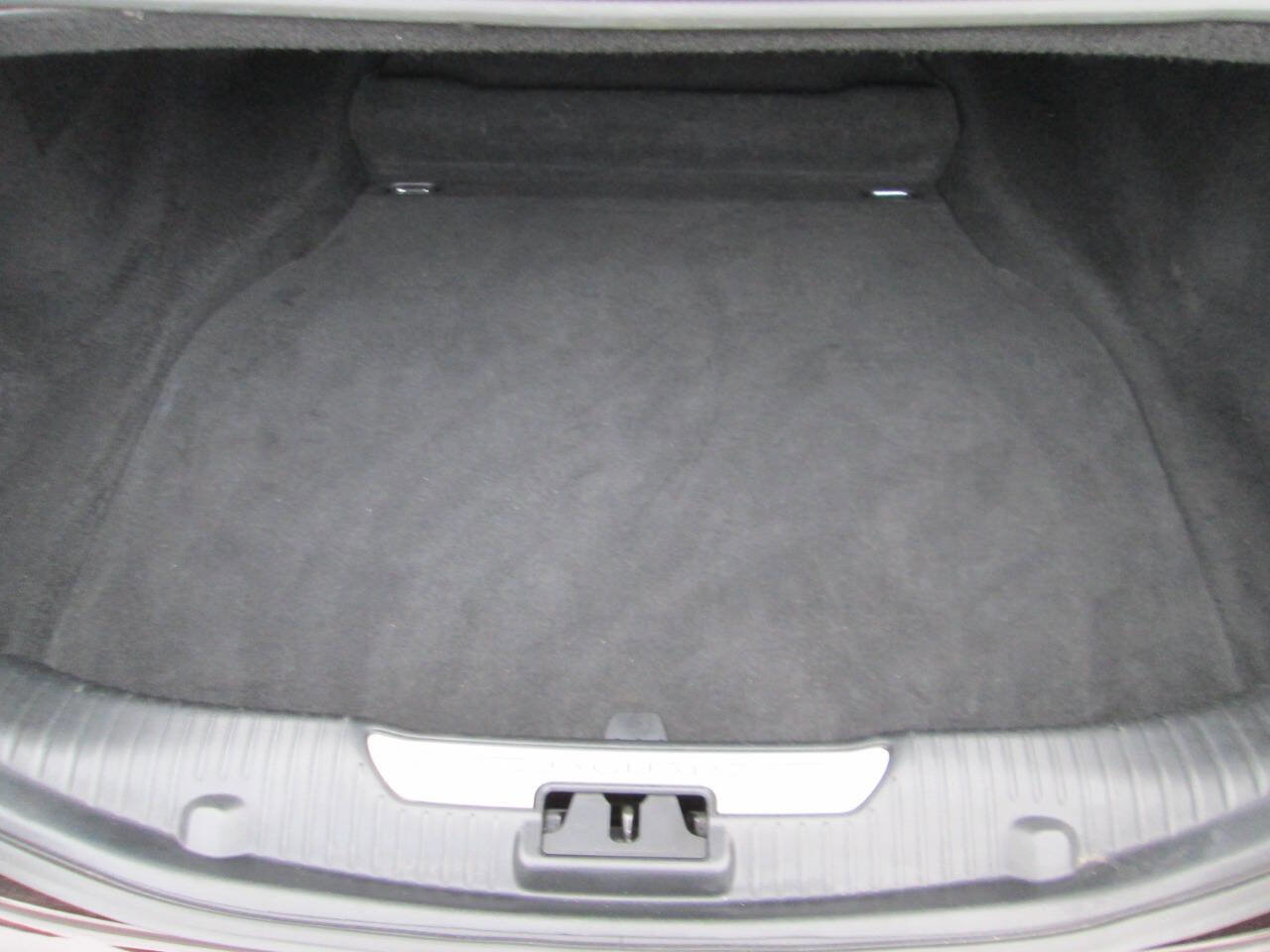 Used 2015 Jaguar XJ image 47