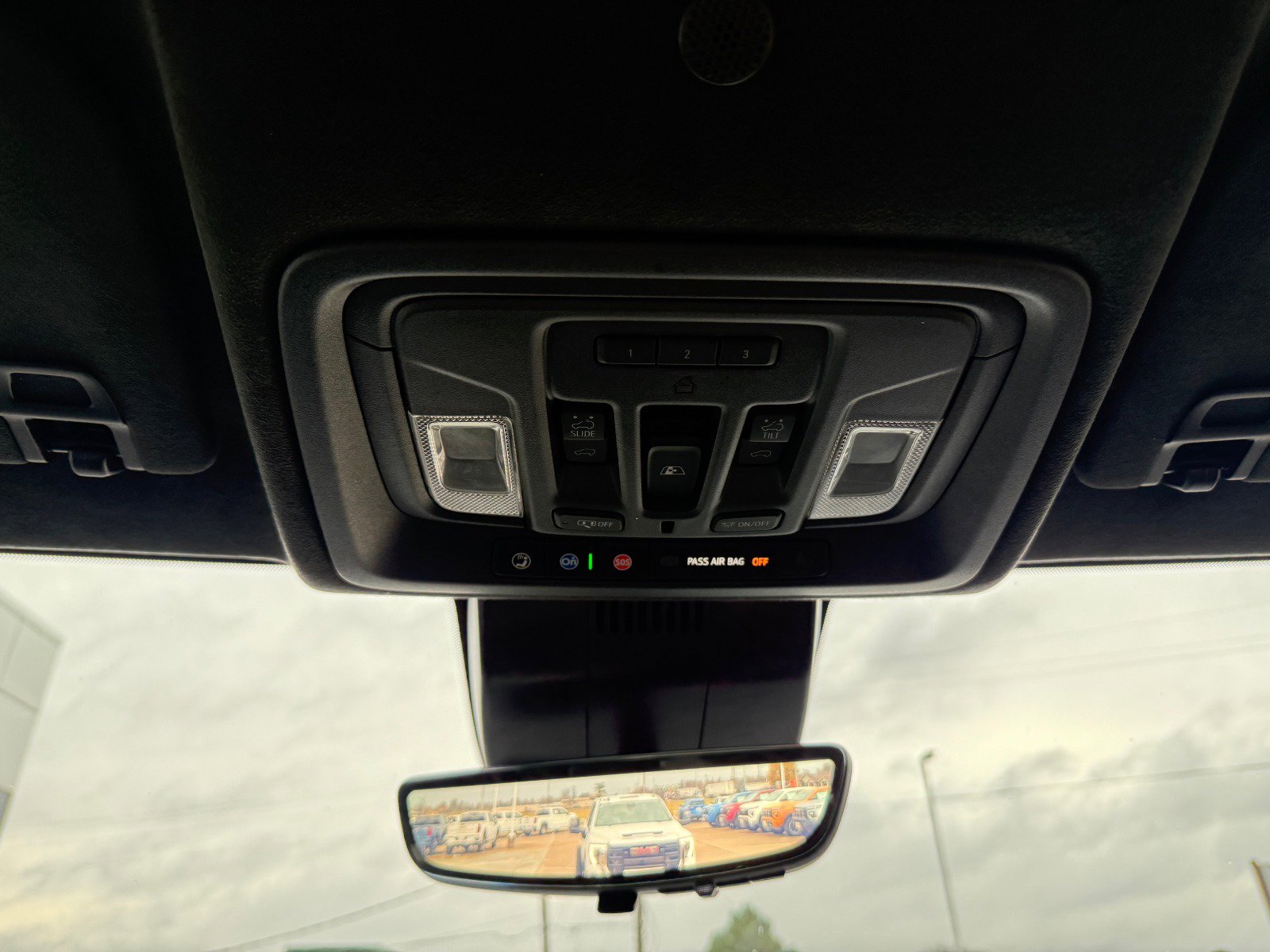 Certified 2024 GMC Sierra 2500 Denali Ultimate image 32