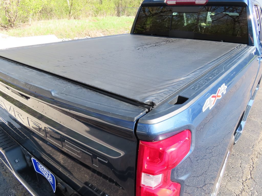 Used 2019 Chevrolet Silverado 1500 LTZ w/ LTZ Convenience Package AWD/4WD image 16