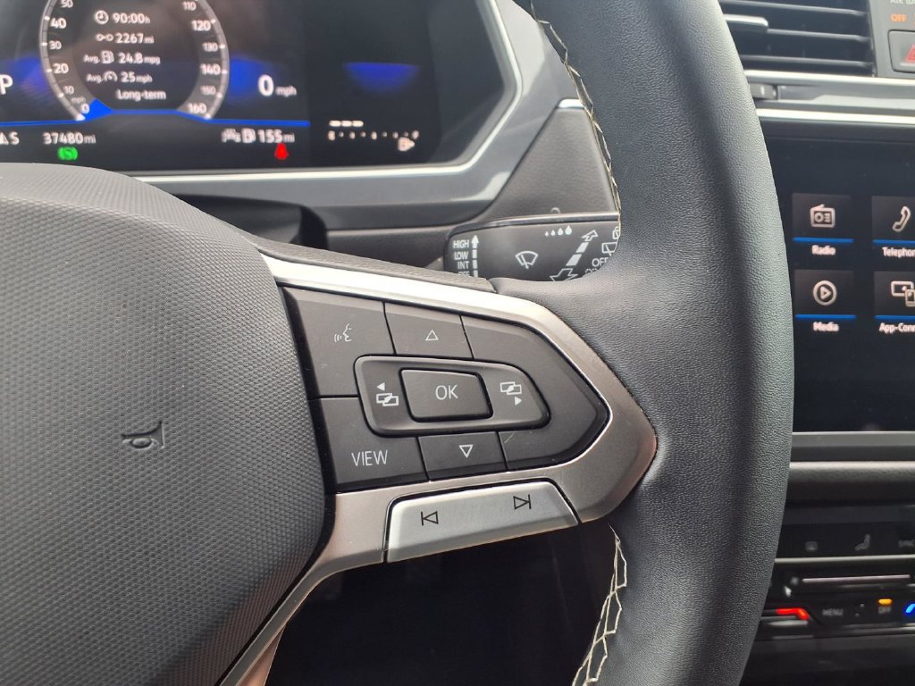 Used 2023 Volkswagen Tiguan SE AWD/4WD image 24