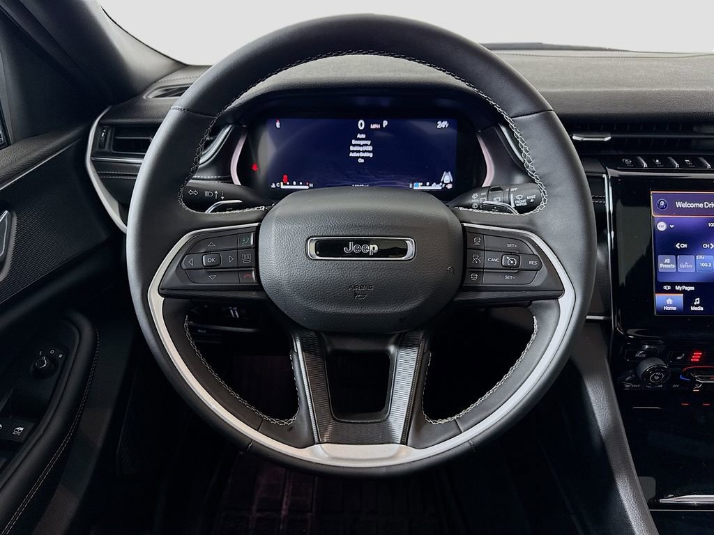 Used 2025 Jeep Grand Cherokee L Altitude image 11