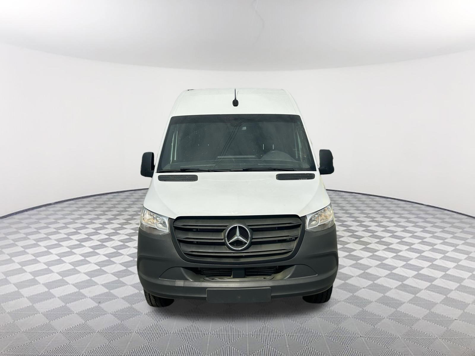 Used 2023 Mercedes-Benz Sprinter 2500 image 2