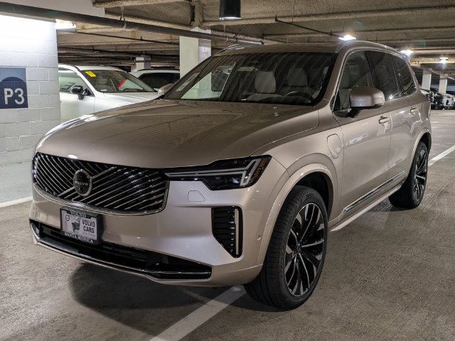 New 2026 Volvo XC90 T8 Plus w/ Protection Package AWD/4WD image 7