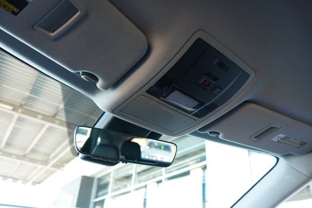 Used 2021 Chrysler Pacifica Limited w/ Uconnect Theater Family Group FWD image 20