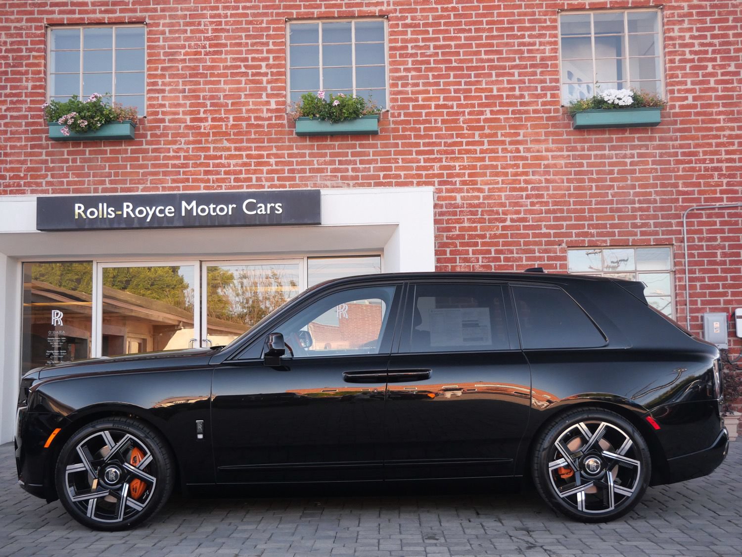 New 2027 Rolls-Royce Cullinan Black Badge AWD/4WD image 3