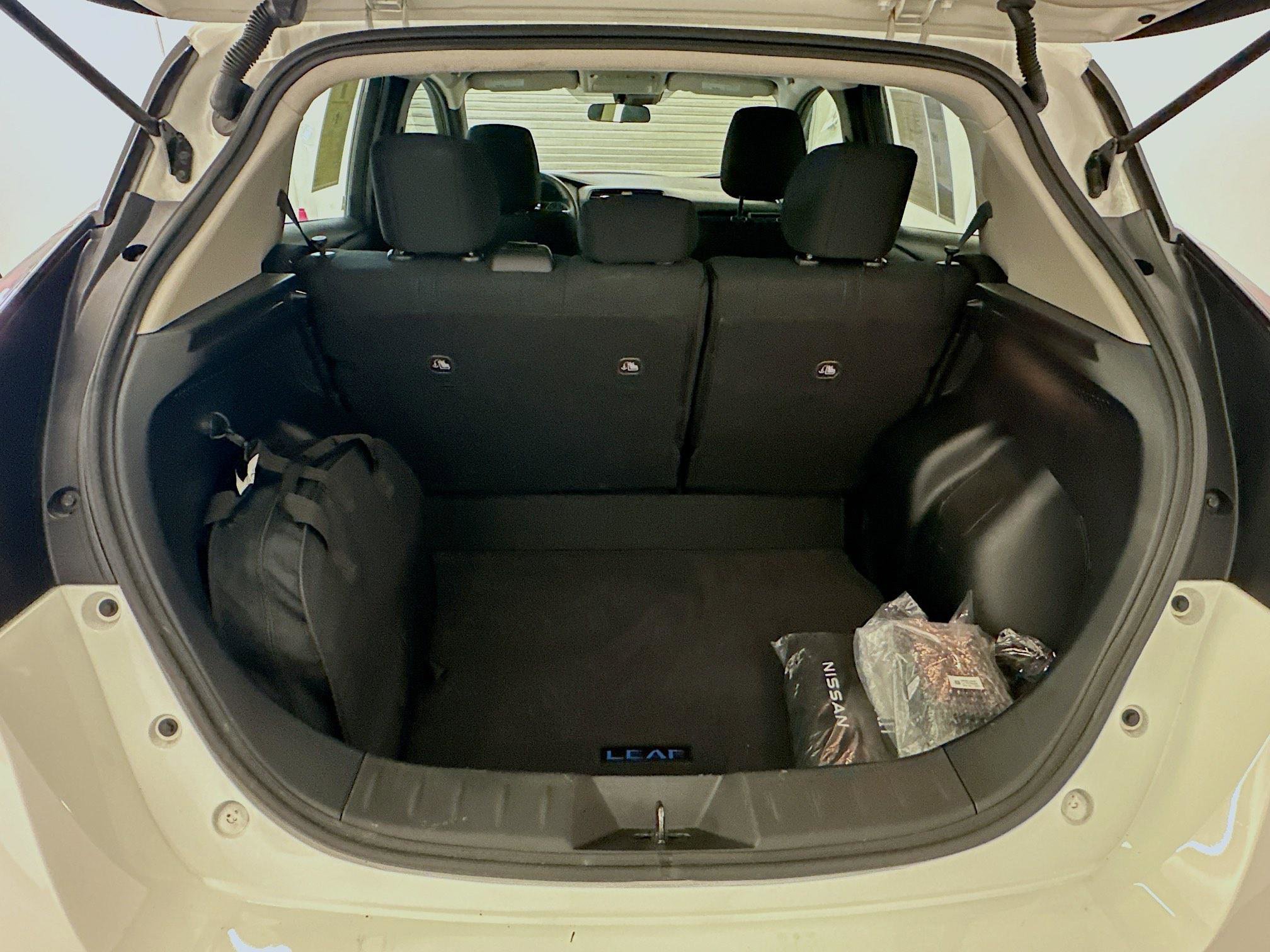 Used 2025 Nissan Leaf S image 29