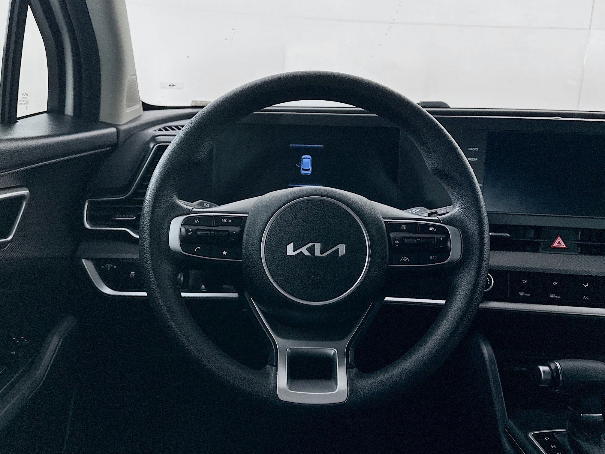 Used 2024 Kia Sportage LX image 17