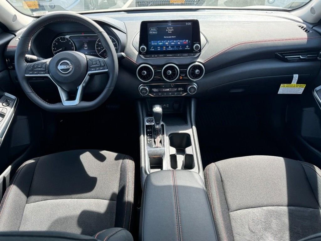 Used 2025 Nissan Sentra SR image 11