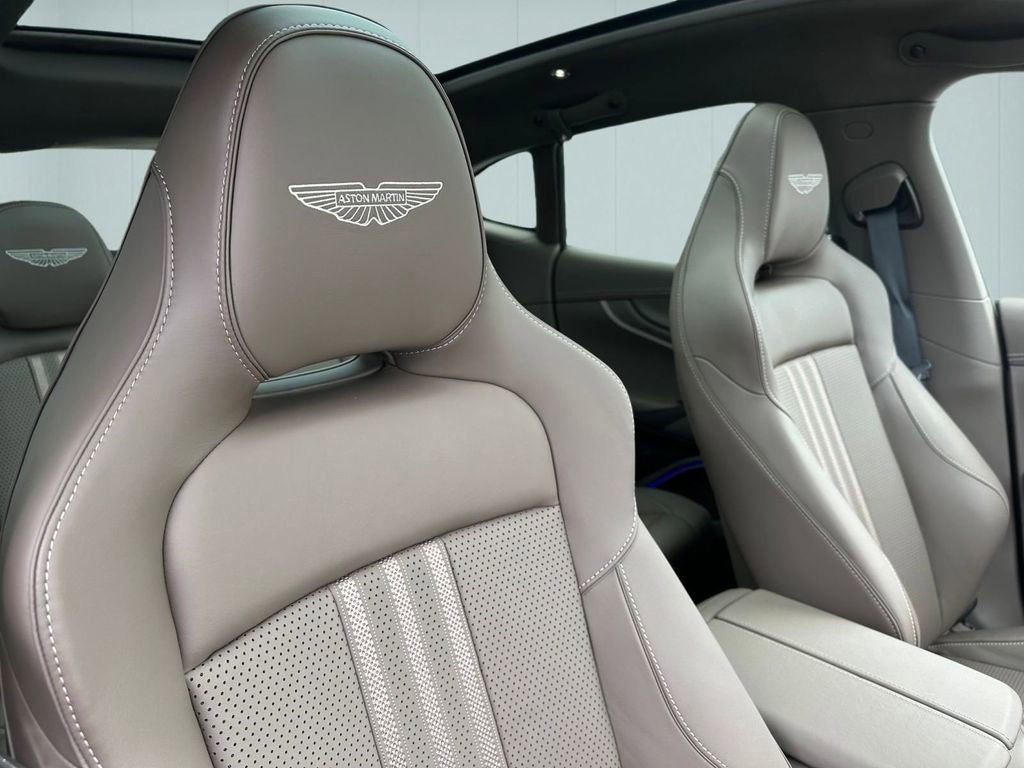 New 2026 Aston Martin DBX 707 image 35