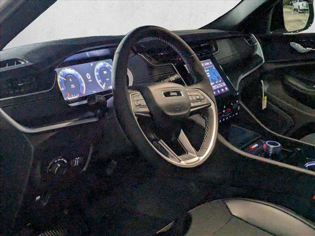 New 2025 Jeep Grand Cherokee L Altitude image 3