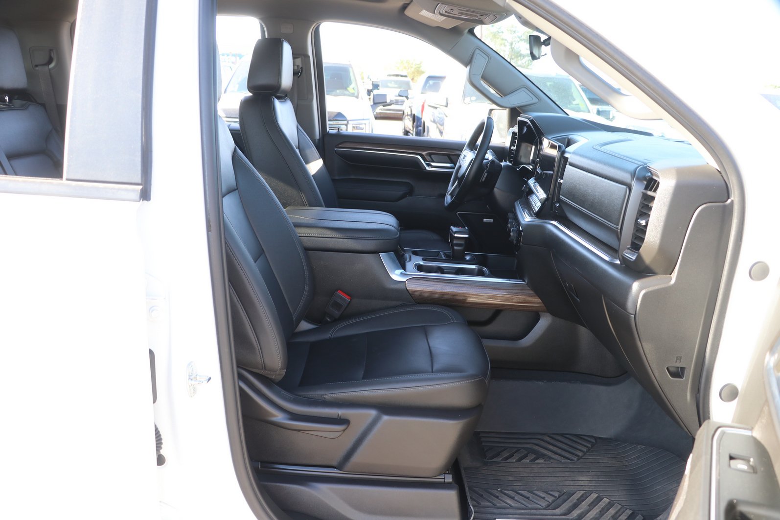 Used 2024 Chevrolet Silverado 1500 RST w/ Convenience Package II AWD/4WD image 33