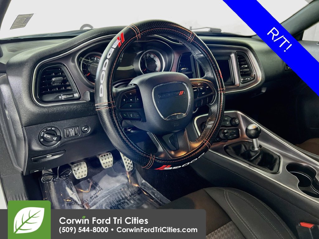 Used 2018 Dodge Challenger R/T RWD image 2