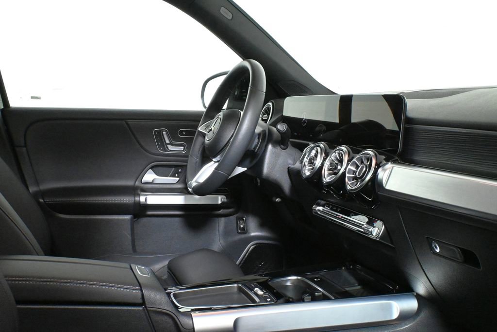 Certified 2026 Mercedes-Benz GLB 250 4MATIC image 32