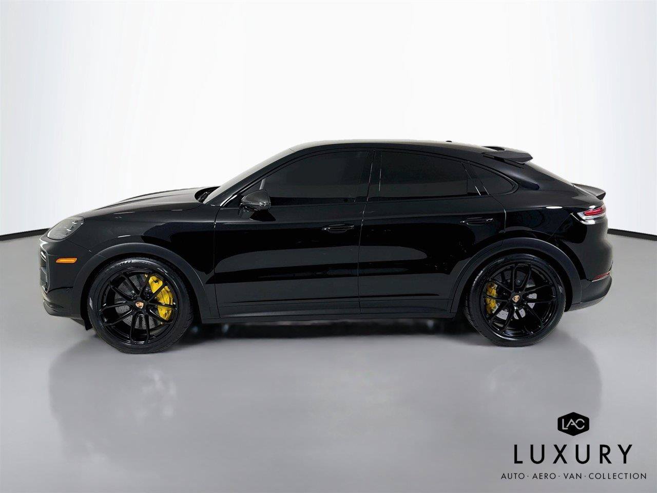 Used 2025 Porsche Cayenne Turbo GT AWD/4WD image 8