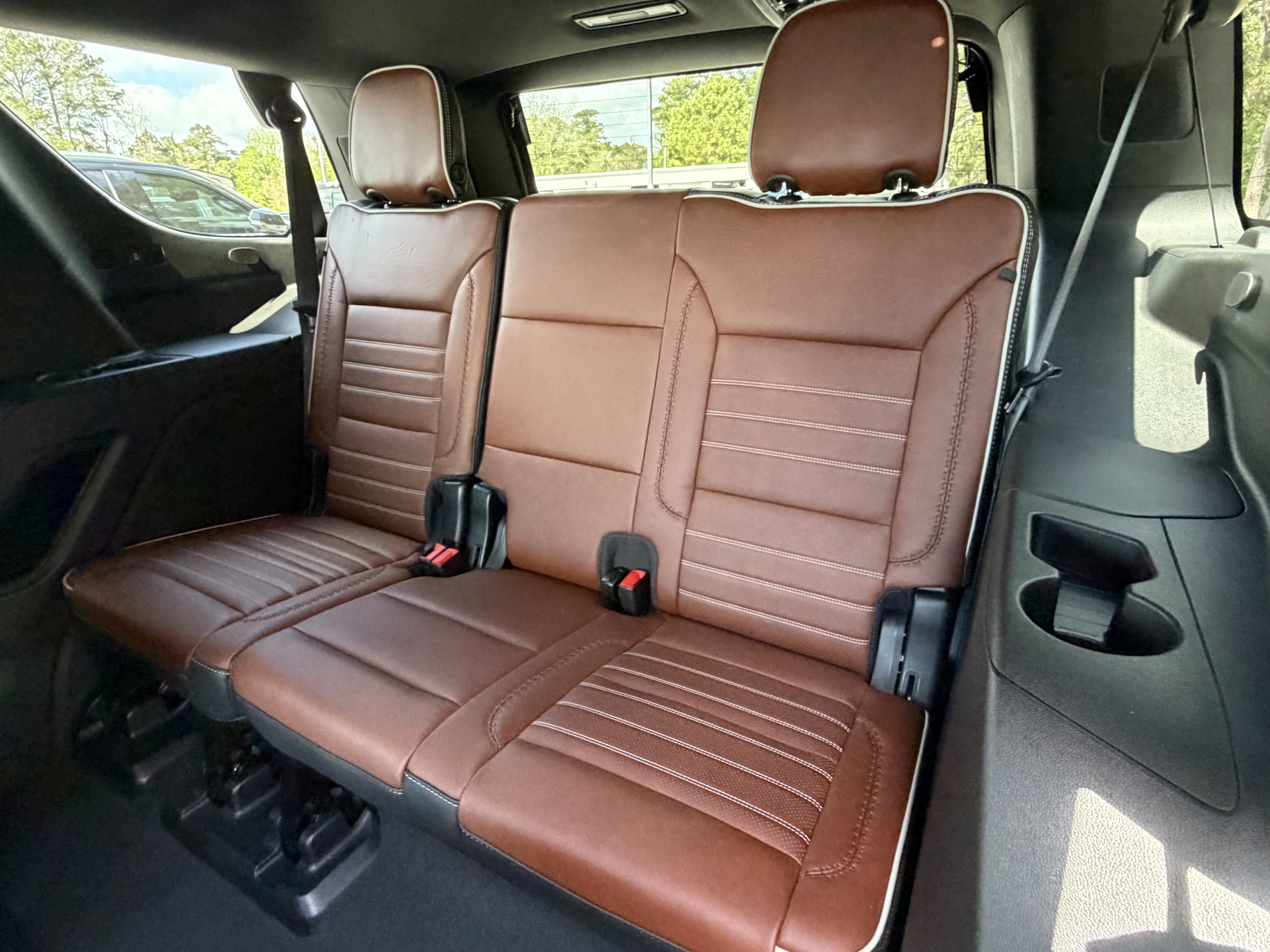 Used 2023 GMC Yukon Denali Ultimate AWD/4WD image 19