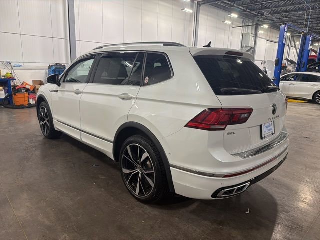 Used 2024 Volkswagen Tiguan SEL R-Line image 3