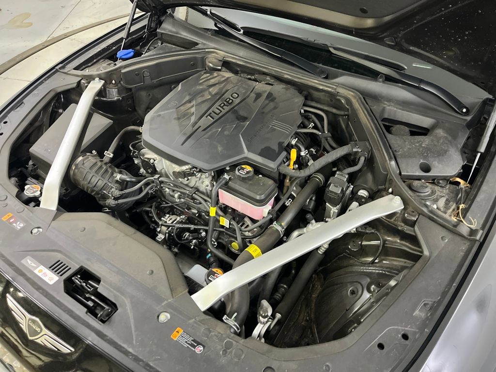 Used 2025 Genesis G70 2.5T image 12