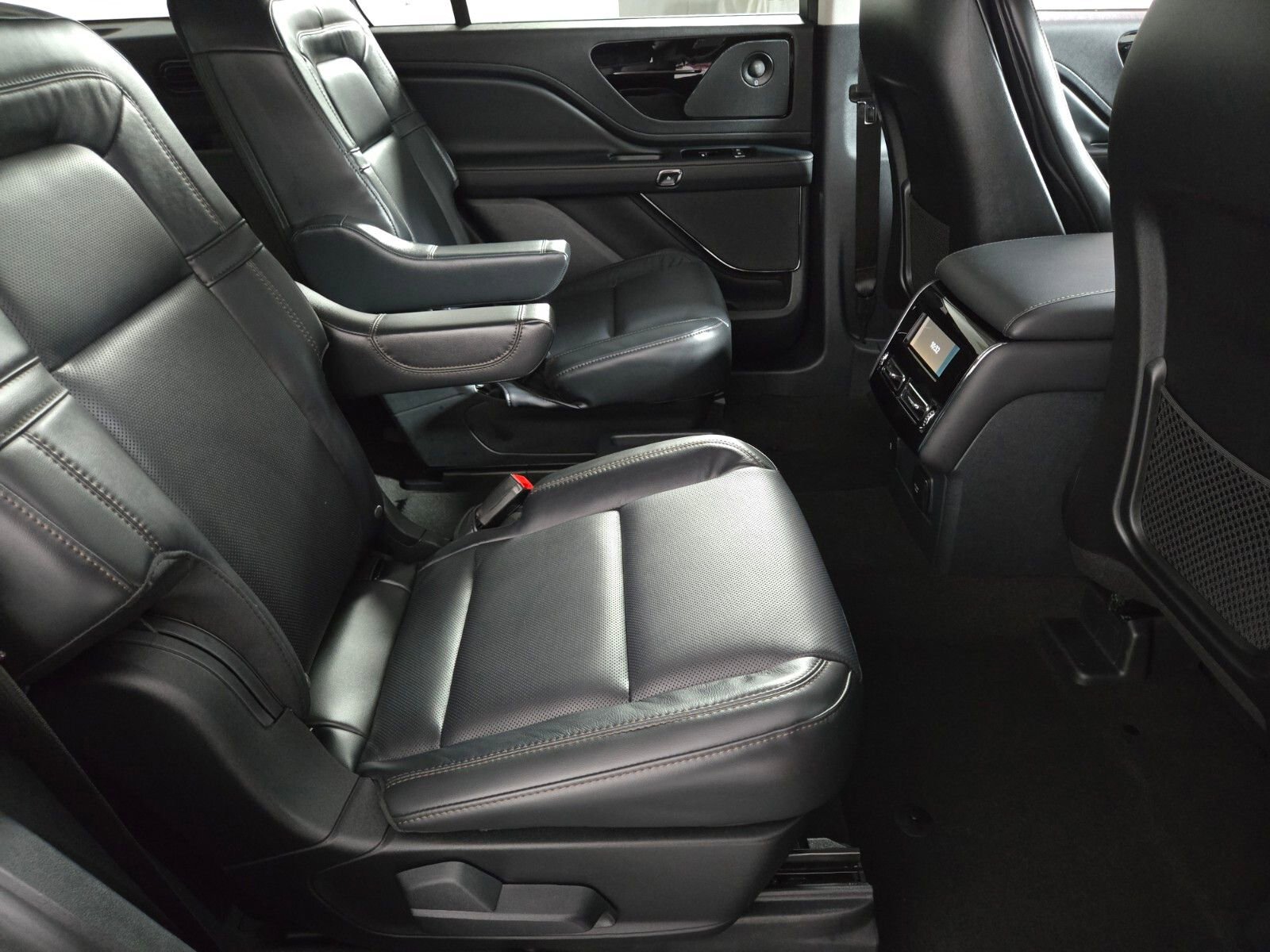 New 2026 Lincoln Aviator Reserve w/ Jet Appearance Package image 19