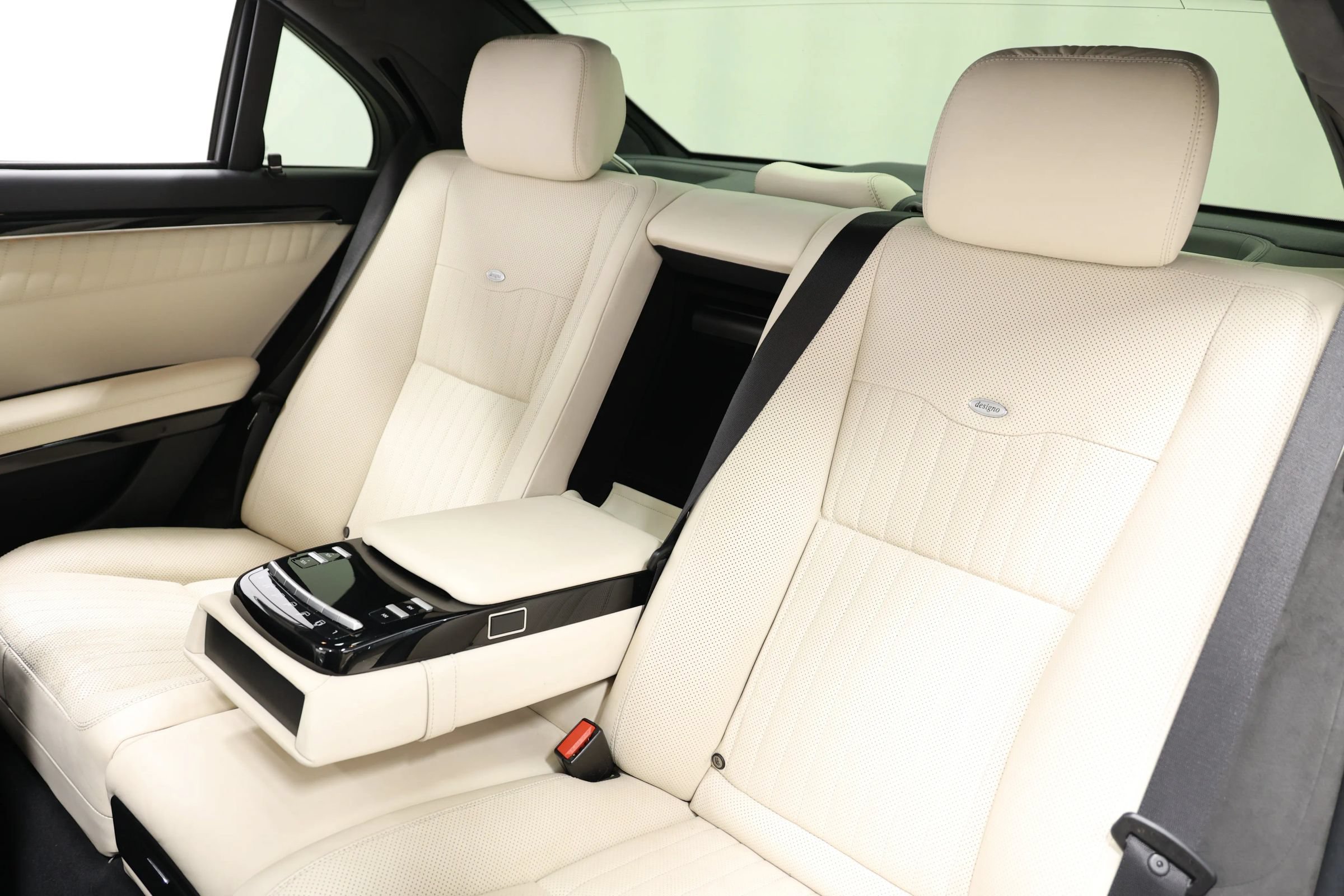 Used 2008 Mercedes-Benz S 600 image 3
