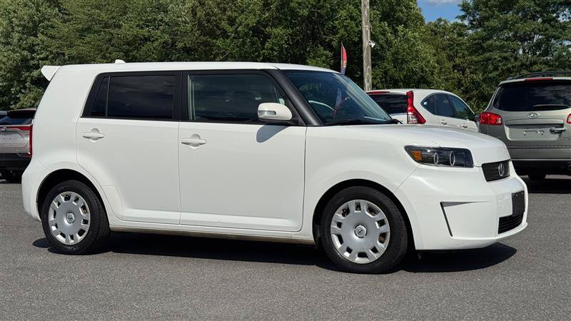 Used 2008 Scion xB FWD image 5