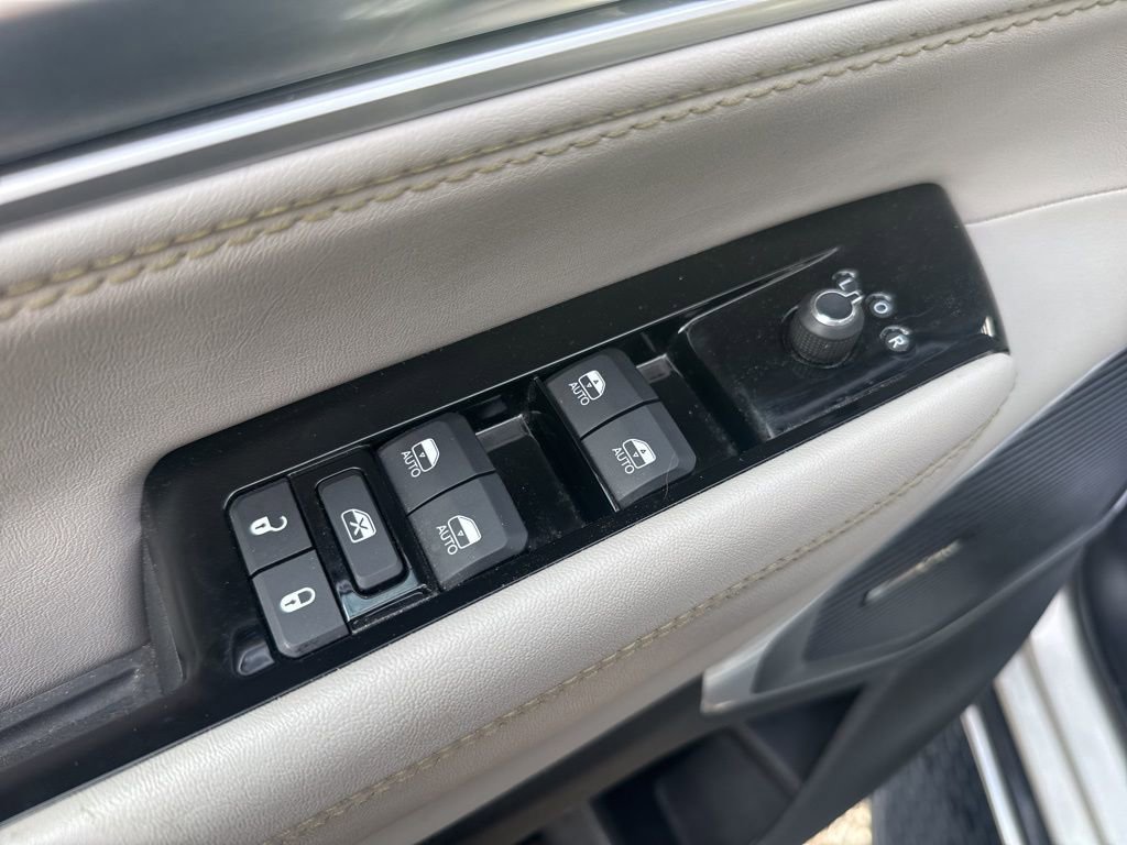 Used 2024 Jeep Wagoneer Series II AWD/4WD image 9