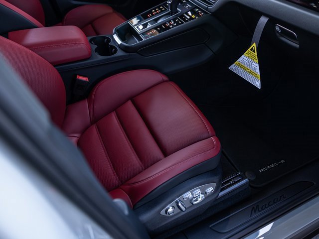 New 2026 Porsche Macan image 36