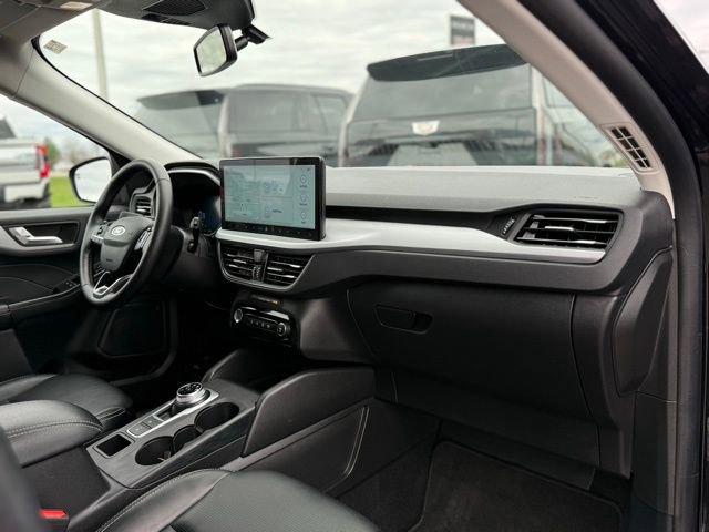 Used 2025 Ford Escape Platinum image 17