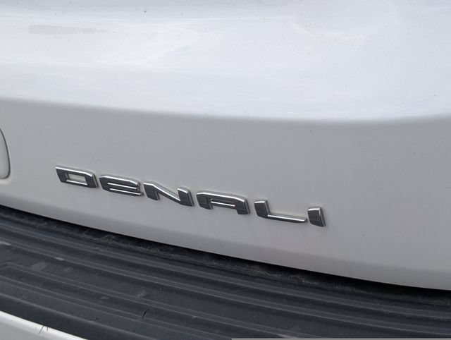 Used 2022 GMC Yukon XL Denali w/ Denali Premium Package AWD/4WD image 8
