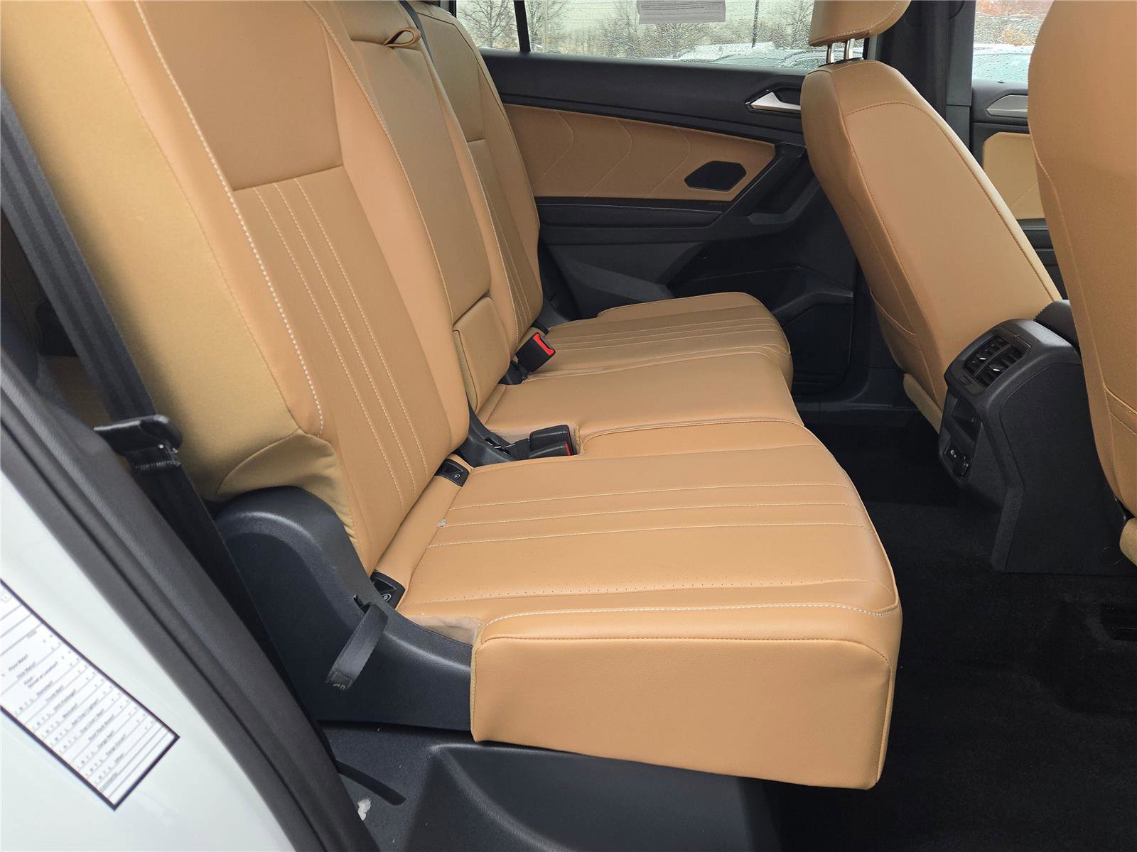 Used 2024 Volkswagen Tiguan SE image 11