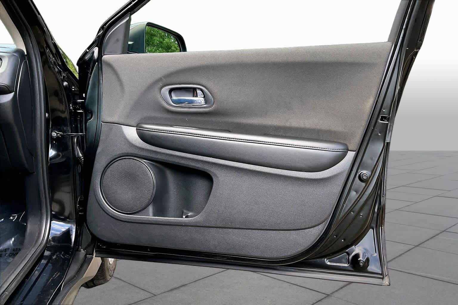 Used 2019 Honda HR-V LX image 22
