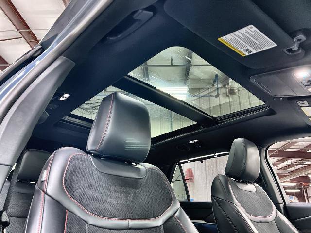Certified 2025 Ford Explorer ST AWD/4WD image 30