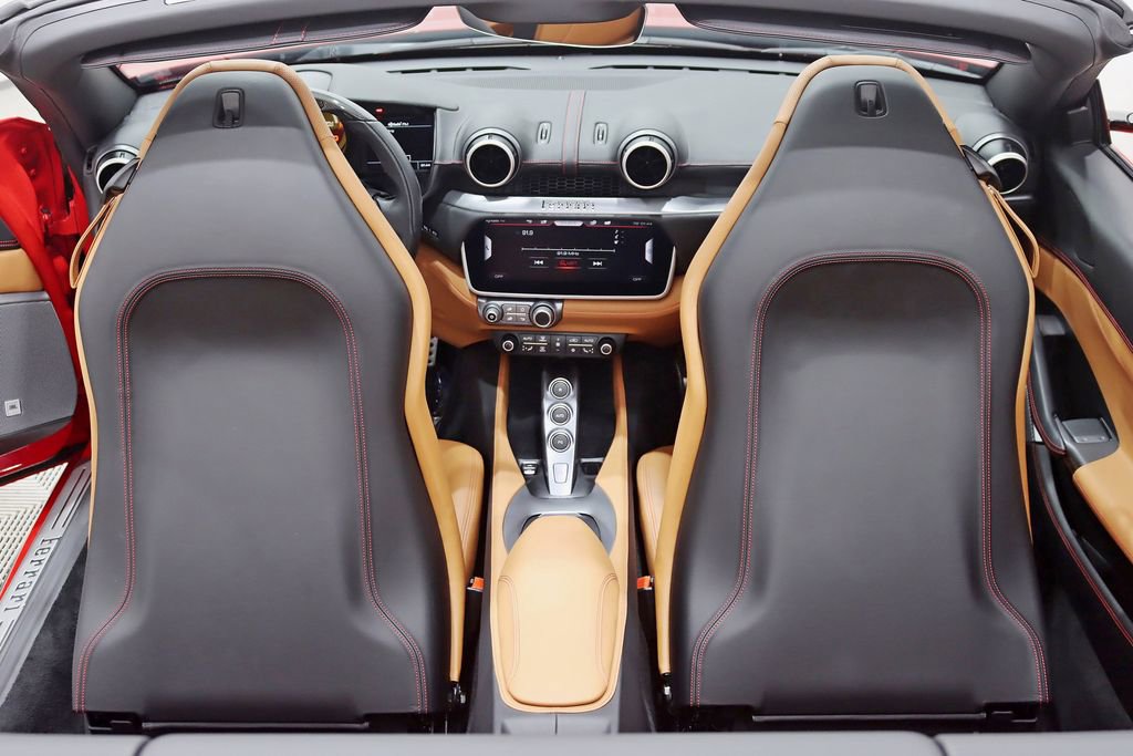 Used 2020 Ferrari Portofino RWD image 35