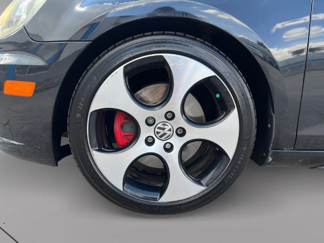 Used 2011 Volkswagen GTI 4-Door FWD image 9