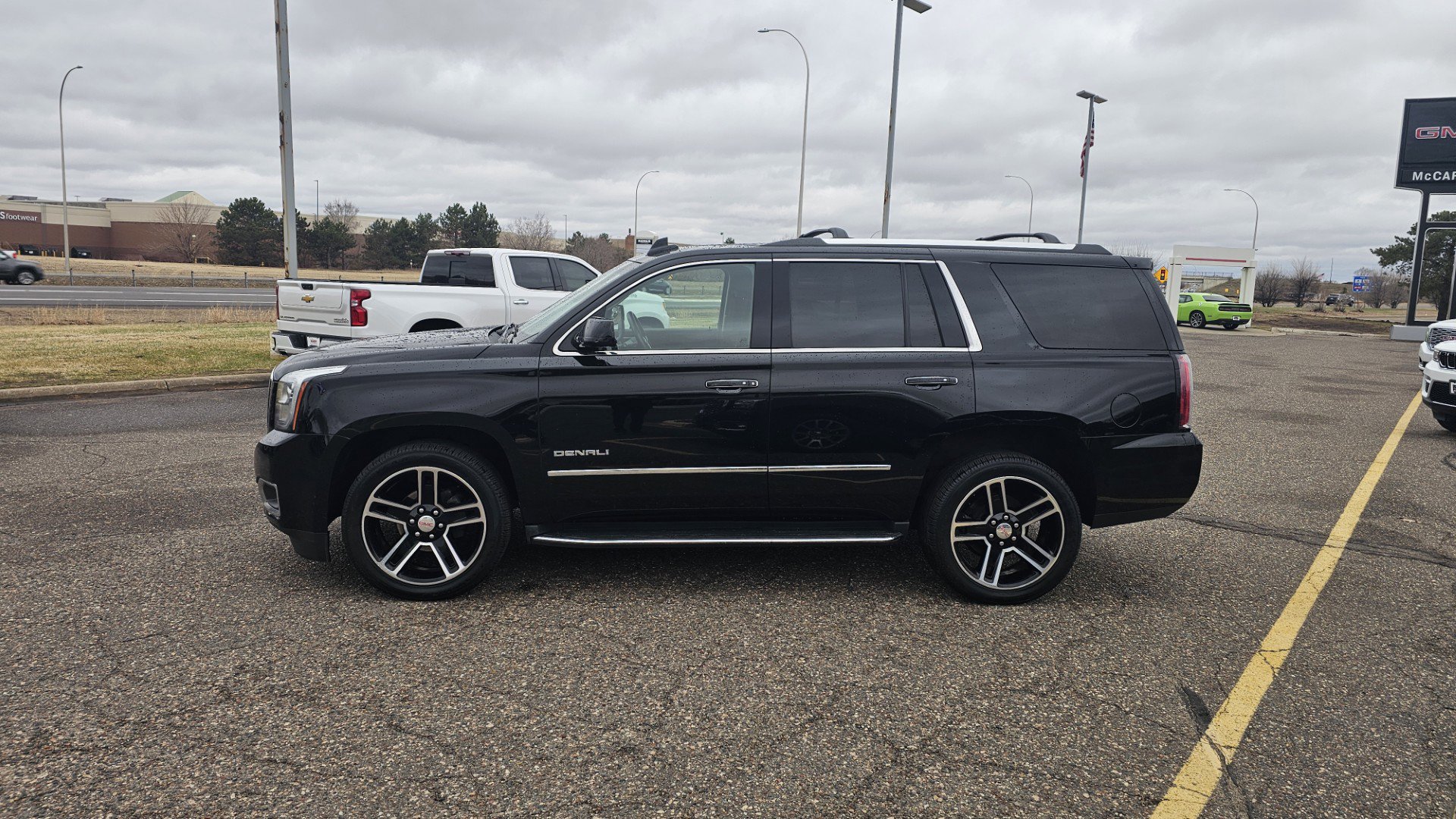 Used 2016 GMC Yukon Denali w/ Open Road Package image 3