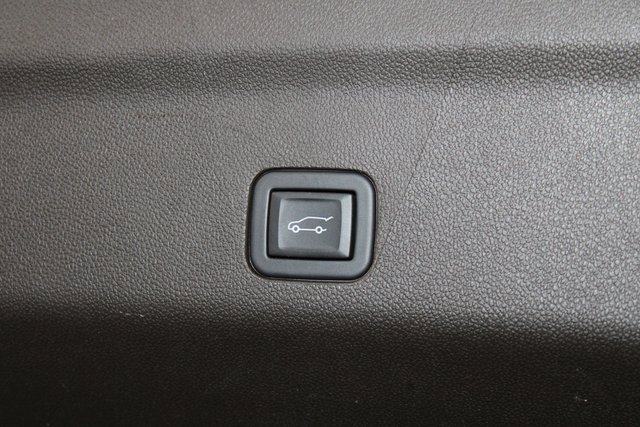 Used 2024 GMC Yukon XL Denali w/ Denali Reserve Package image 39