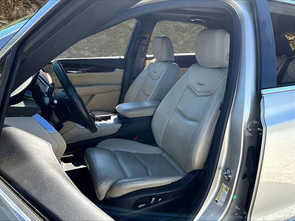 Used 2017 Cadillac XT5 Luxury w/ Driver Awareness Package image 23