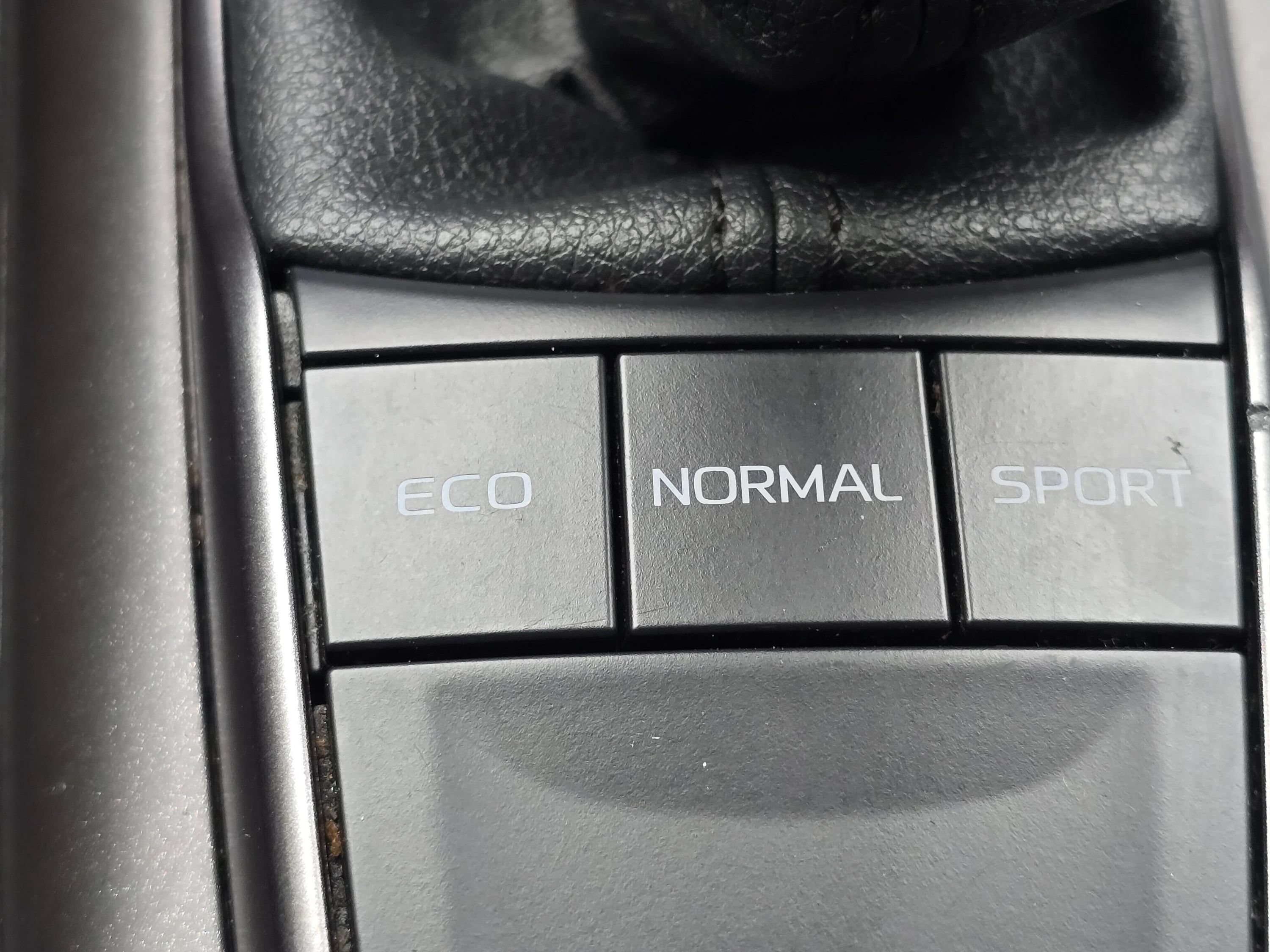 Used 2022 Toyota Camry SE w/ TRD Appearance Package (TMS) FWD image 41